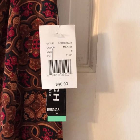 Briggs skirt - Picture 2 of 3